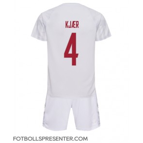 Danmark Simon Kjaer #4 Bortatröja Barn VM 2022 Kortärmad (+ korta byxor)
